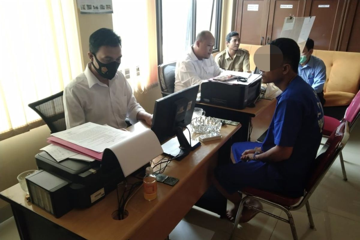 Ditangkap Setelah Mencuri Handphone di Warung Kelontong