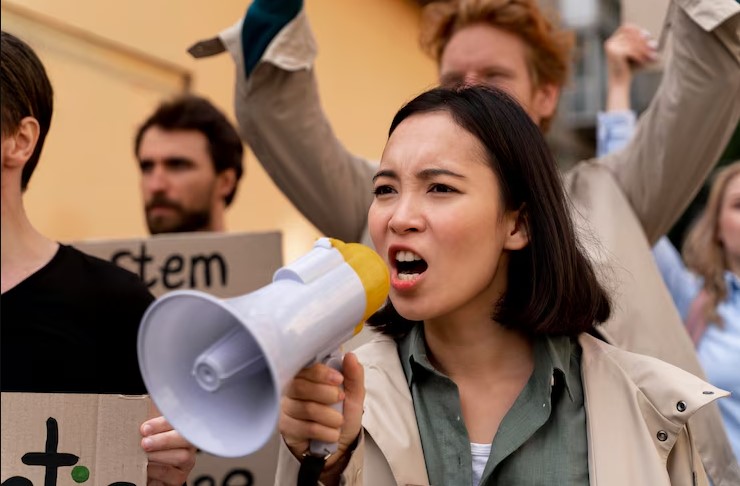 fakta sosial indonesia