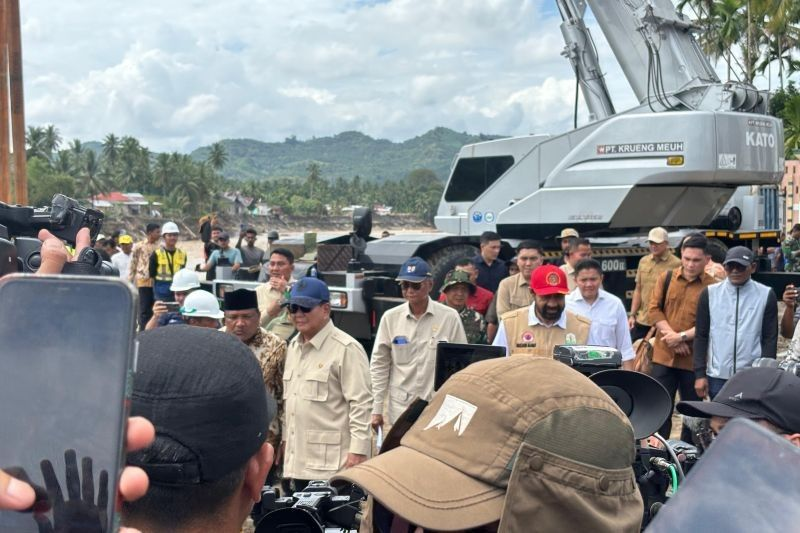 Prabowo Tinjau Banjir Aceh Hari Ini Setelah Pulang dari Rusia: Aksi Cepat di Tengah Tragedi Nasional