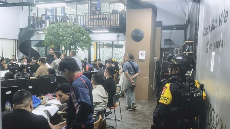 Bareskrim Tangkap 321 WNA Judi Online di Hayam Wuruk, Interpol Pusat Lyon Dilibatkan