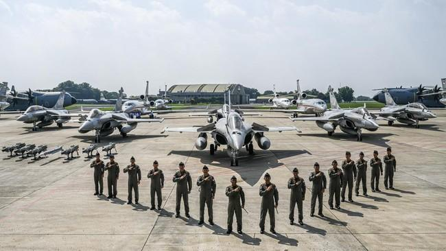 Rafale dan A400M TNI AU Debut Kawal Detik-Detik Proklamasi ke-81 RI 2 Rafale dan A400M TNI AU Debut Kawal Detik-Detik Proklamasi ke-81 RI